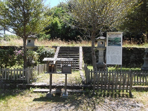044-520.jpg